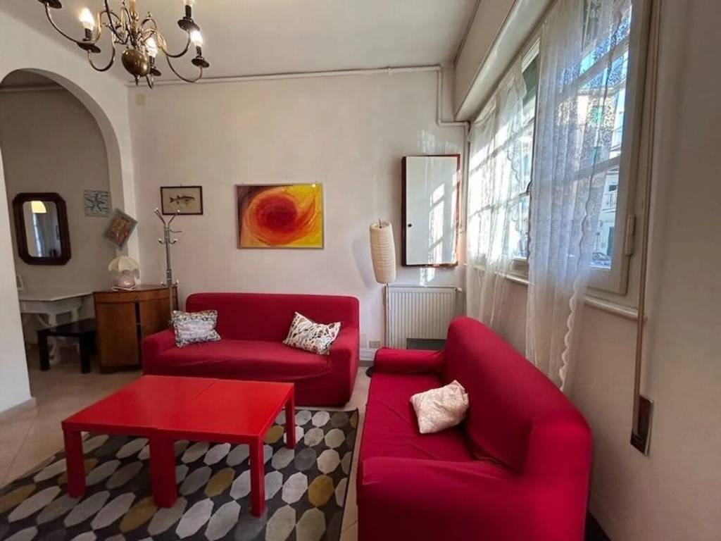 casa indipendente in vendita a Viareggio