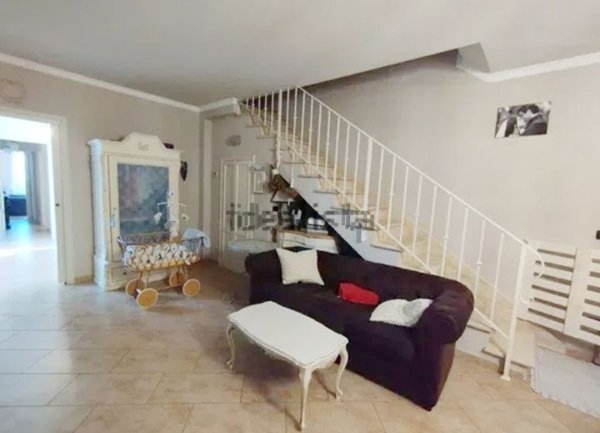 casa indipendente in vendita a Viareggio