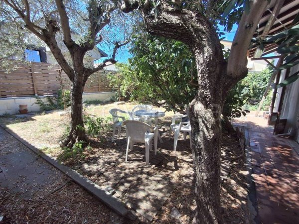 casa indipendente in vendita a Viareggio in zona Marco Polo