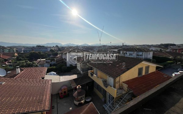 appartamento in vendita a Viareggio in zona Torre del Lago