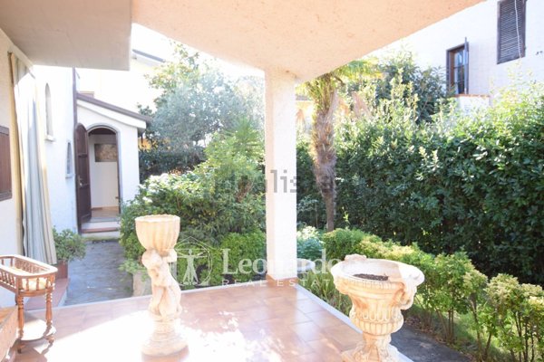 casa indipendente in vendita a Viareggio in zona Torre del Lago