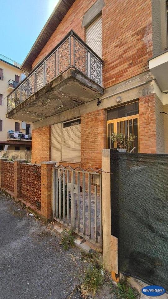 casa indipendente in vendita a Viareggio in zona Campo d'Aviazione