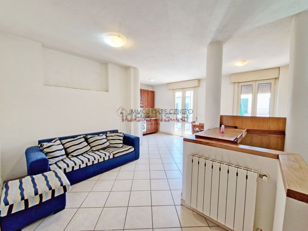casa indipendente in vendita a Viareggio