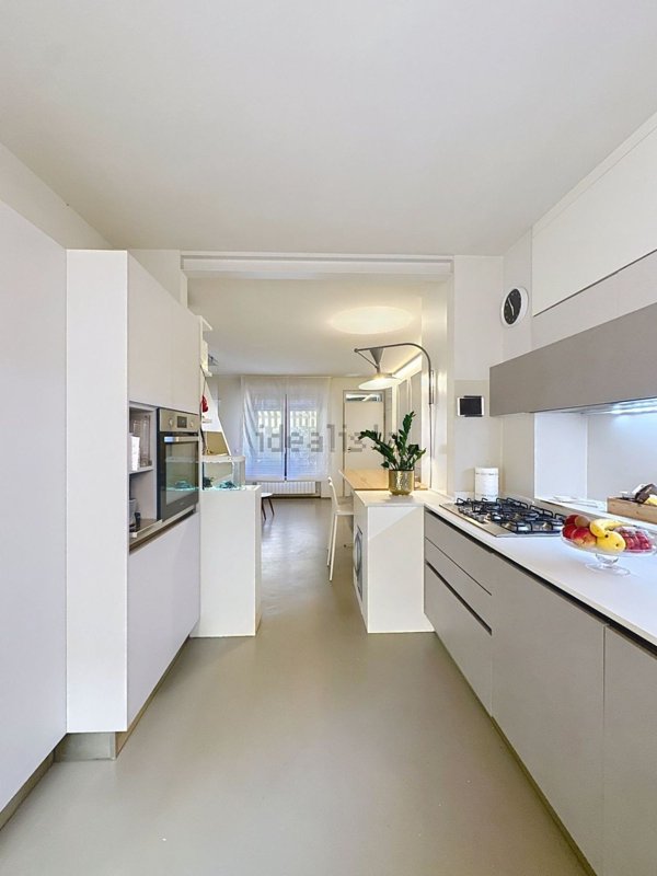 casa indipendente in vendita a Viareggio