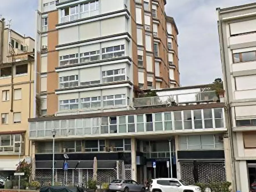 negozio in vendita a Viareggio
