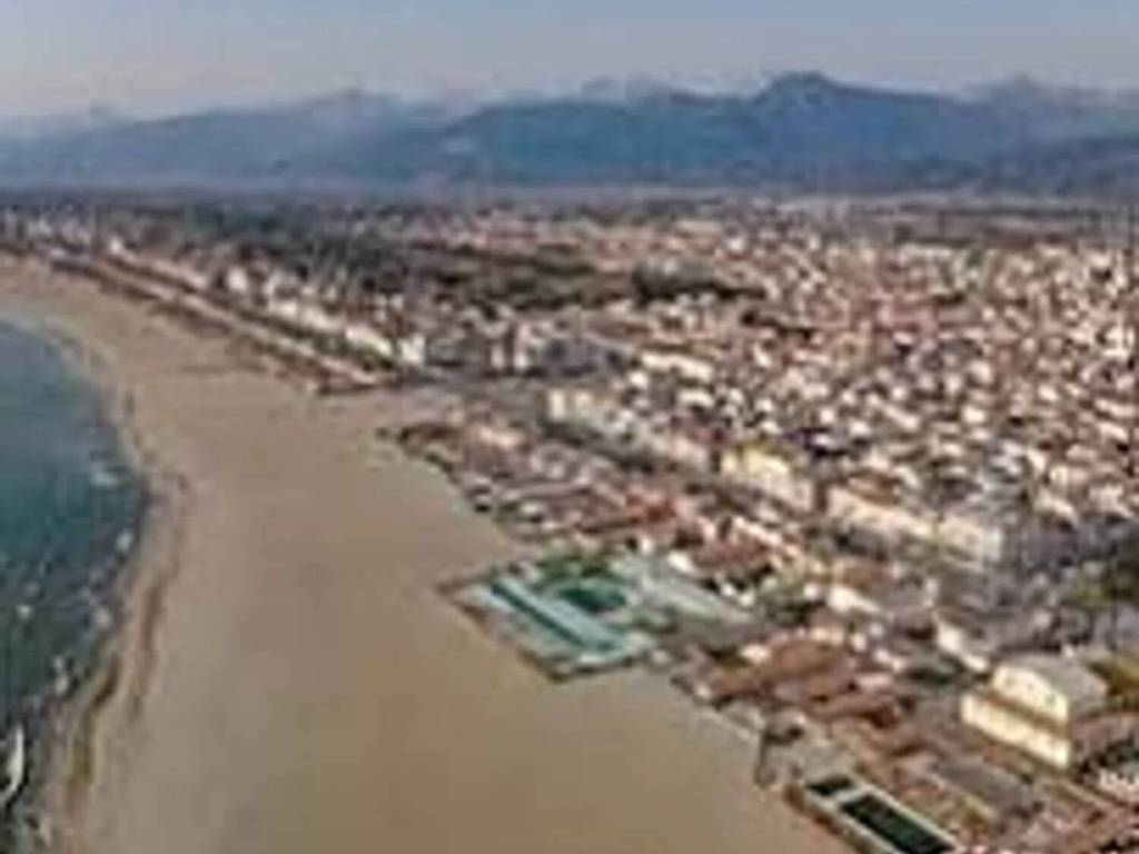appartamento in vendita a Viareggio in zona Campo d'Aviazione