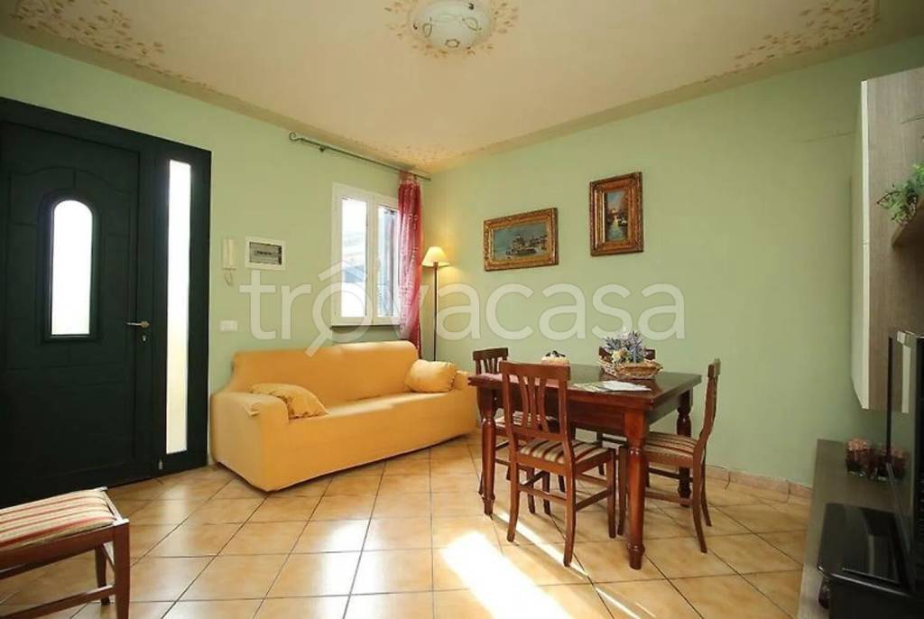 casa indipendente in vendita a Viareggio