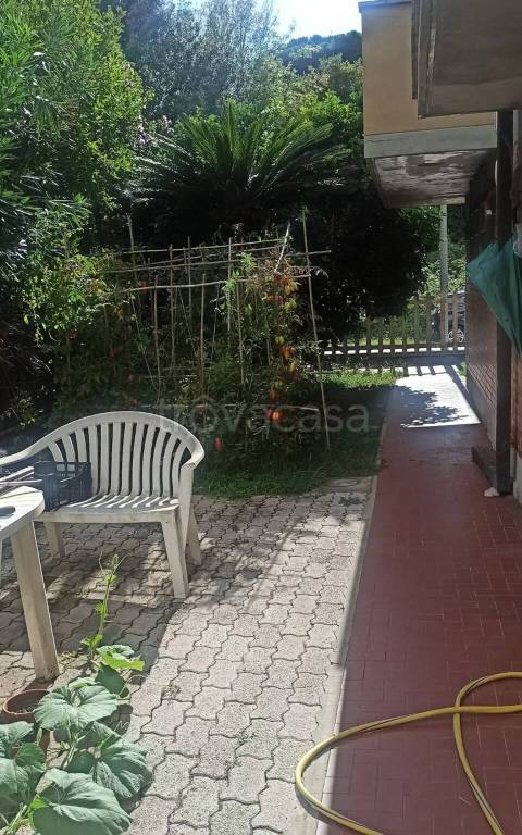 casa indipendente in vendita a Viareggio in zona Campo d'Aviazione