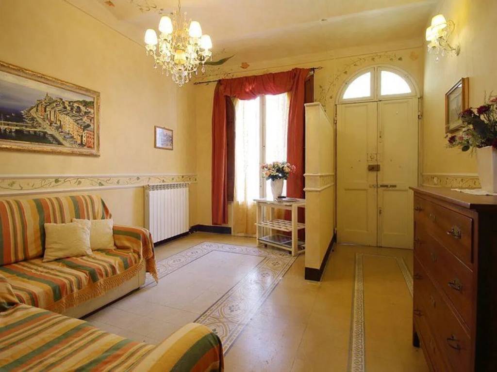 casa indipendente in vendita a Viareggio