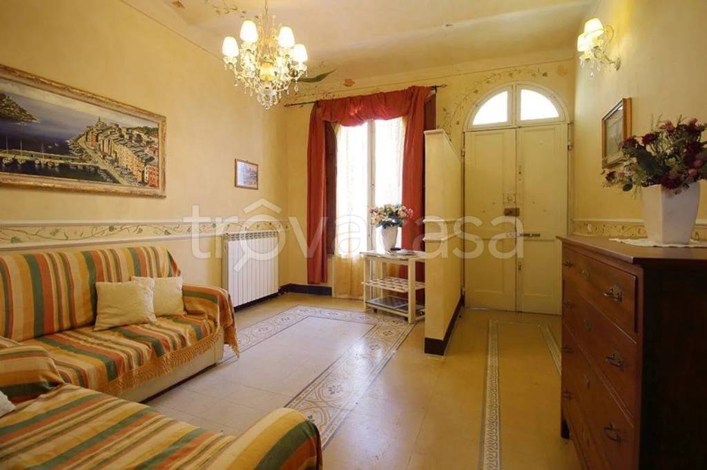 casa indipendente in vendita a Viareggio
