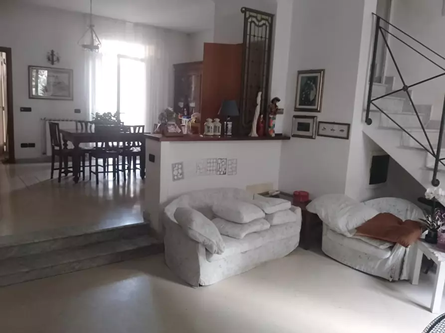 casa indipendente in vendita a Viareggio