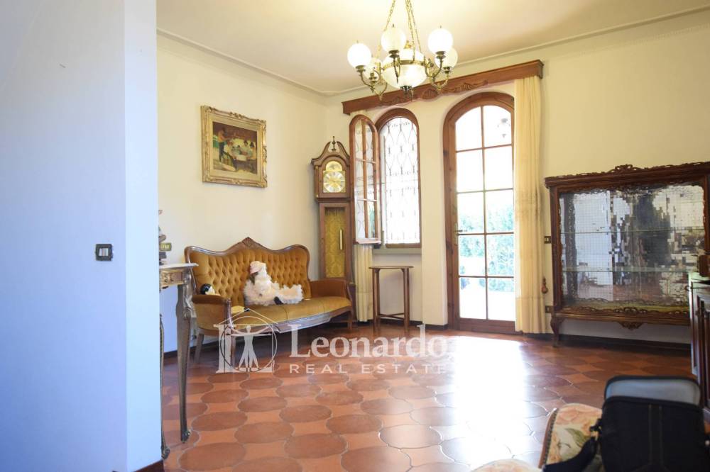casa indipendente in vendita a Viareggio in zona Torre del Lago