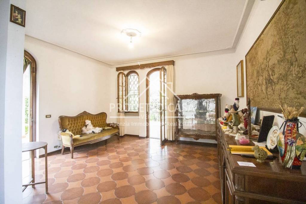 casa indipendente in vendita a Viareggio in zona Torre del Lago