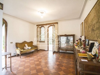 casa indipendente in vendita a Viareggio in zona Torre del Lago