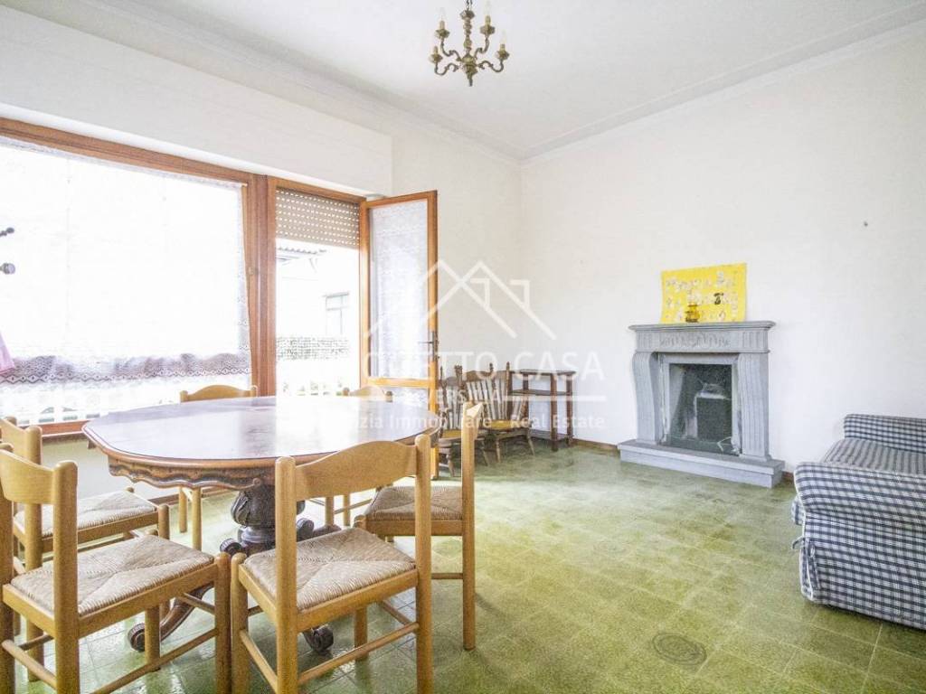 casa indipendente in vendita a Viareggio in zona Migliarina