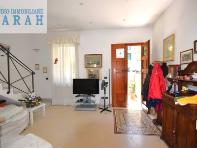 casa indipendente in vendita a Viareggio in zona Centro Storico