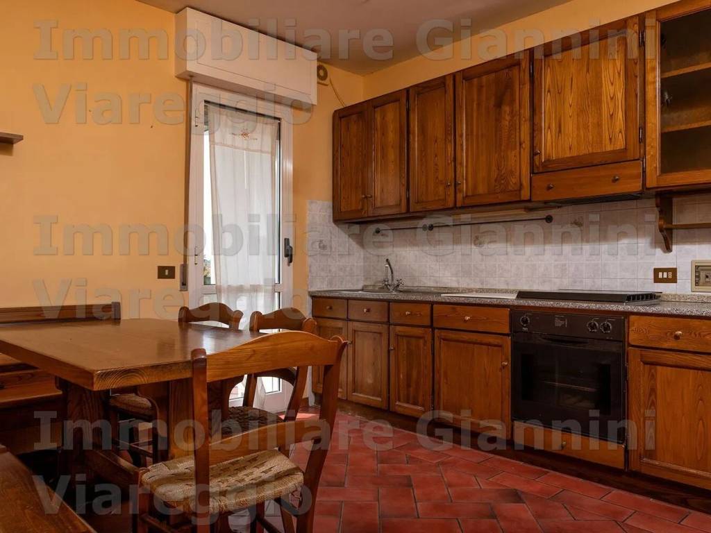 appartamento in vendita a Viareggio in zona Torre del Lago