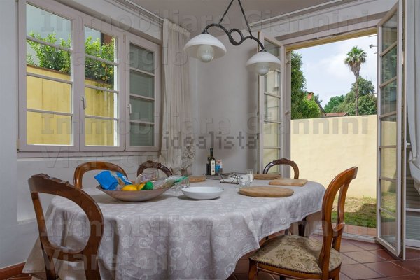 casa indipendente in vendita a Viareggio in zona Campo d'Aviazione