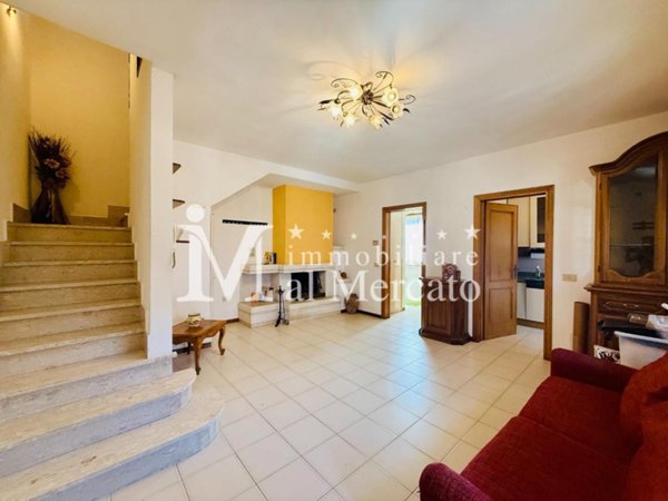 casa indipendente in vendita a Viareggio in zona Torre del Lago