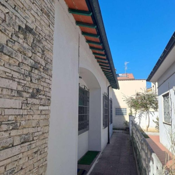 casa indipendente in vendita a Viareggio in zona Centro Storico