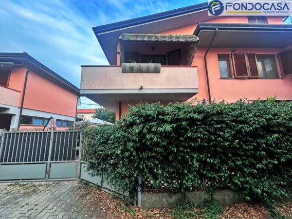 casa indipendente in vendita a Viareggio in zona Torre del Lago