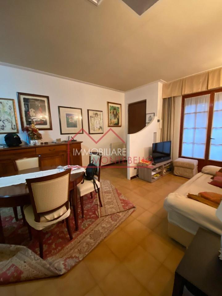 casa indipendente in vendita a Viareggio in zona Migliarina