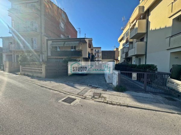appartamento in vendita a Viareggio in zona Marco Polo