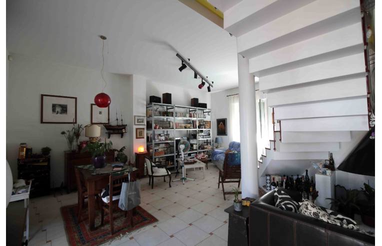 casa indipendente in vendita a Viareggio