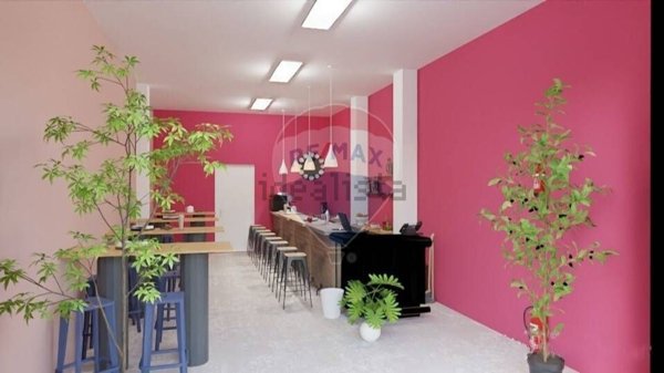 locale commerciale in vendita a Viareggio in zona Centro Storico