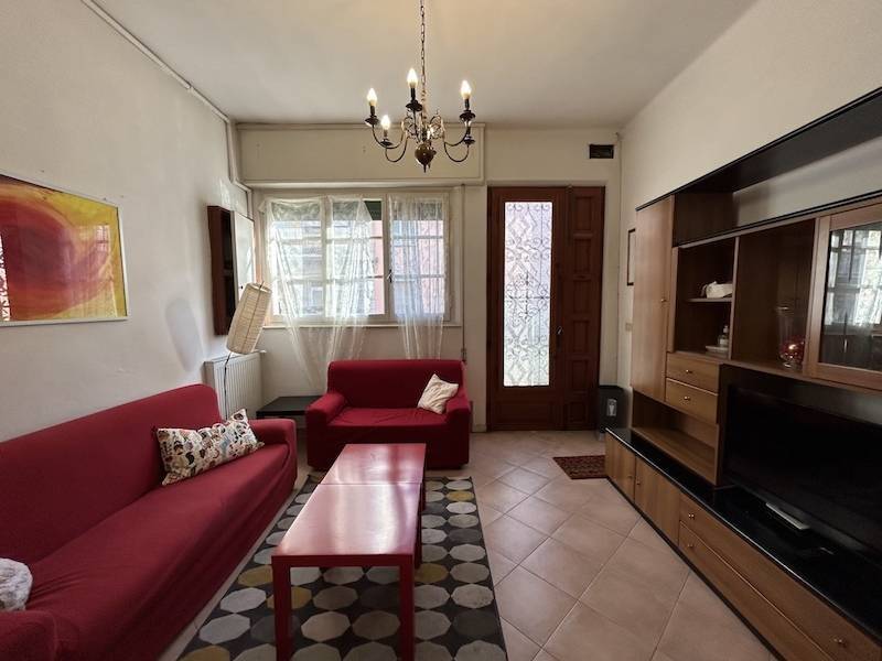 casa indipendente in vendita a Viareggio in zona Centro Storico