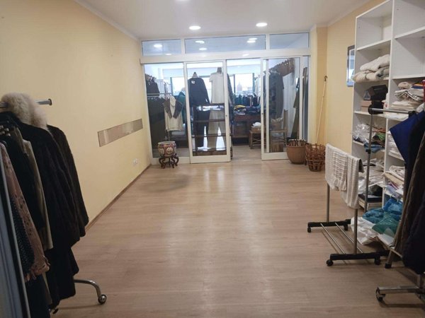 locale commerciale in vendita a Viareggio