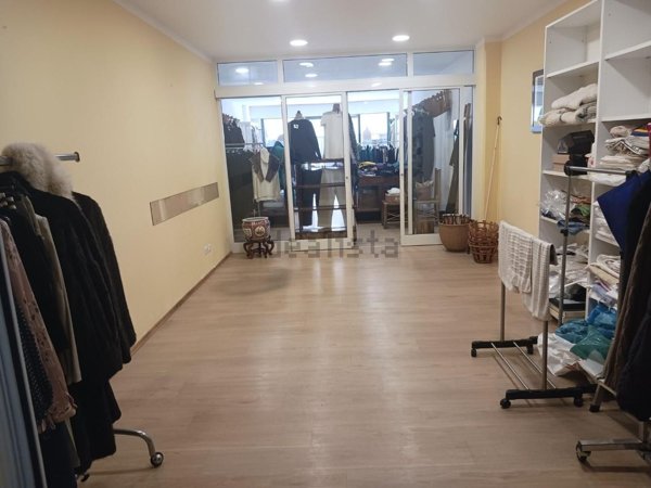 locale commerciale in vendita a Viareggio