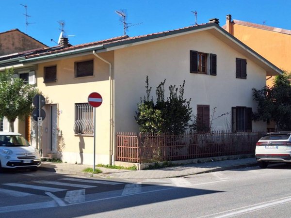 casa indipendente in vendita a Viareggio in zona Marco Polo