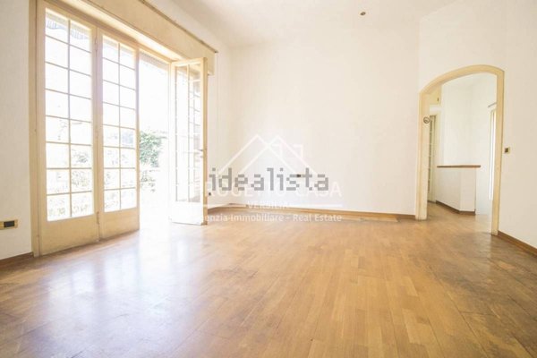 casa indipendente in vendita a Viareggio