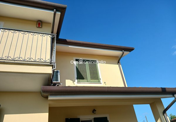 casa indipendente in vendita a Viareggio