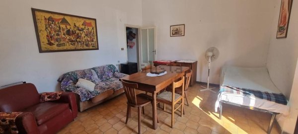 casa indipendente in vendita a Viareggio
