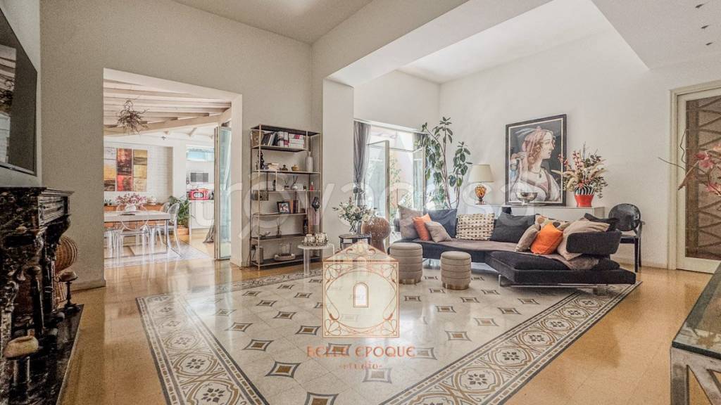 casa indipendente in vendita a Viareggio