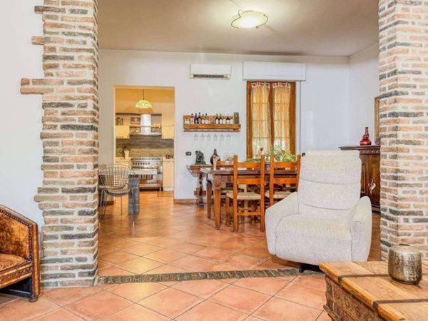 casa indipendente in vendita a Viareggio in zona Campo d'Aviazione