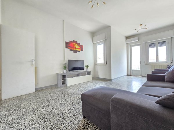 casa indipendente in vendita a Viareggio in zona Migliarina