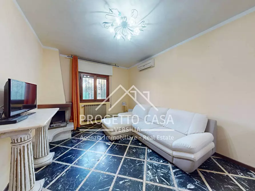 casa indipendente in vendita a Viareggio in zona Torre del Lago