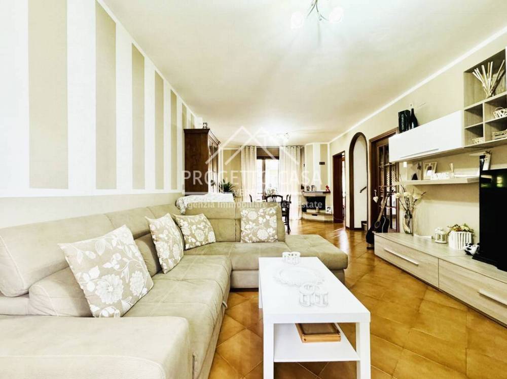 casa indipendente in vendita a Viareggio