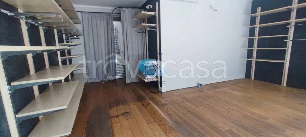 negozio in vendita a Viareggio in zona Centro Storico
