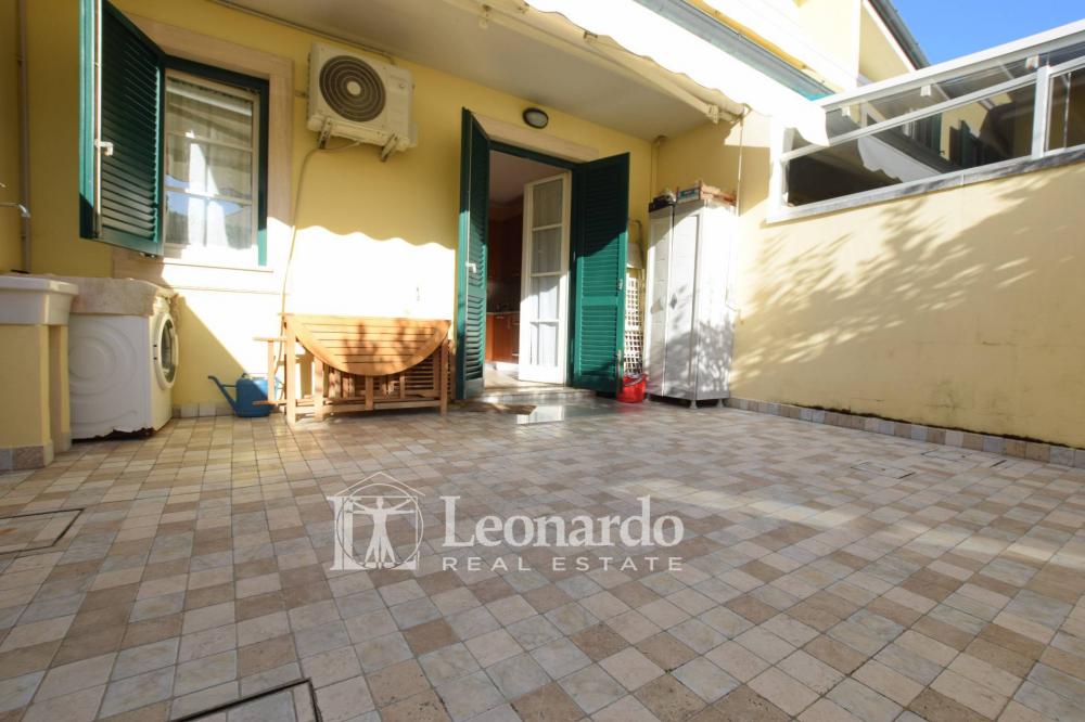 casa indipendente in vendita a Viareggio in zona Migliarina