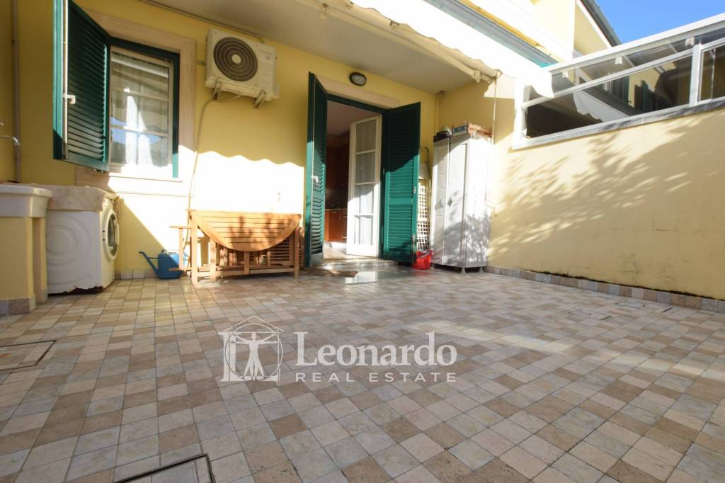 casa indipendente in vendita a Viareggio in zona Migliarina