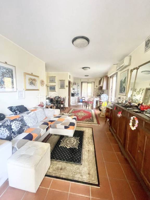 casa indipendente in vendita a Viareggio in zona Torre del Lago