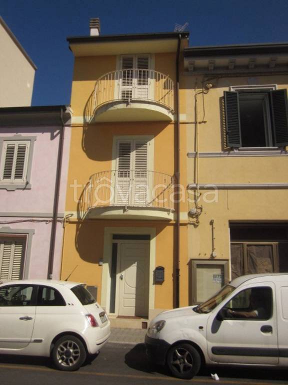 casa indipendente in vendita a Viareggio in zona Centro Storico