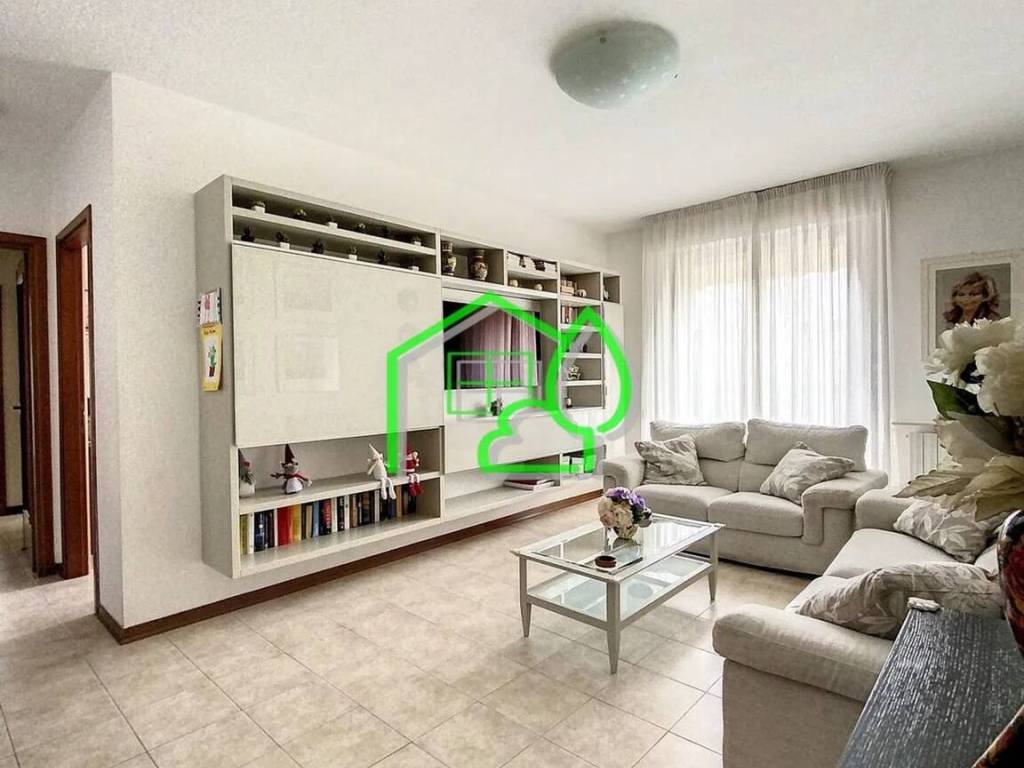 appartamento in vendita a Viareggio in zona Campo d'Aviazione