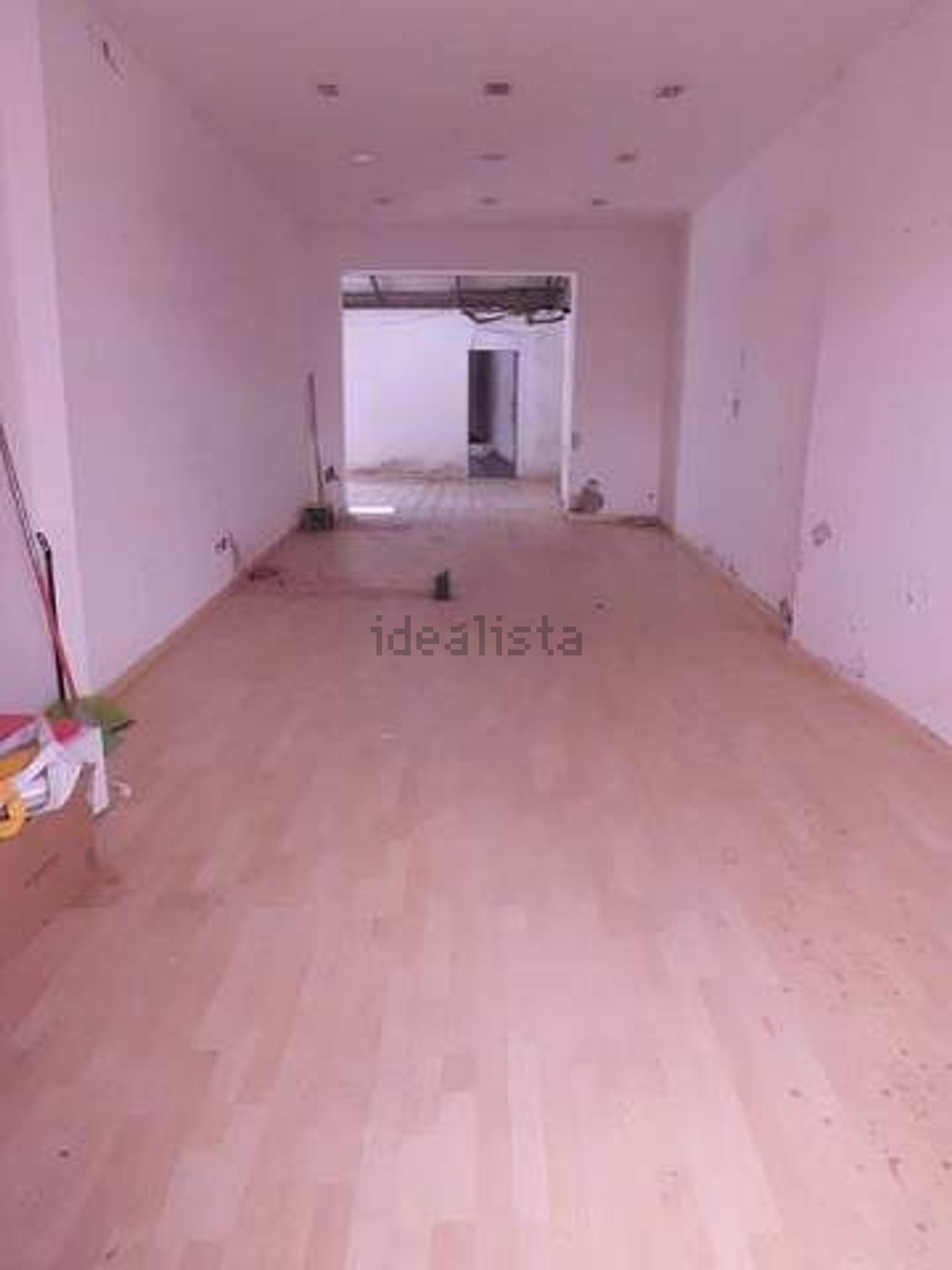 locale di sgombero in vendita a Viareggio