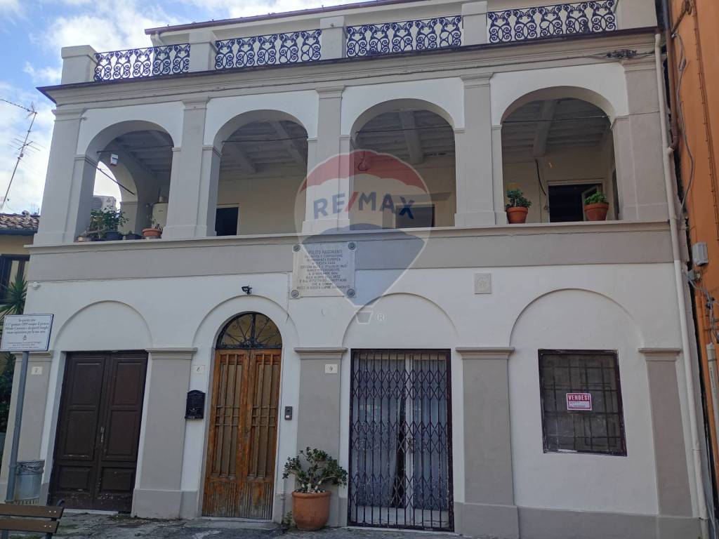 appartamento in vendita a Viareggio in zona Centro Storico