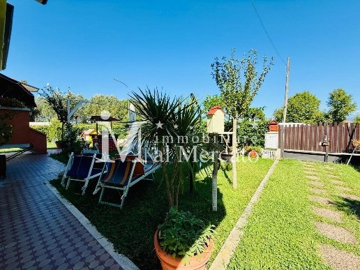 appartamento in vendita a Viareggio in zona Torre del Lago